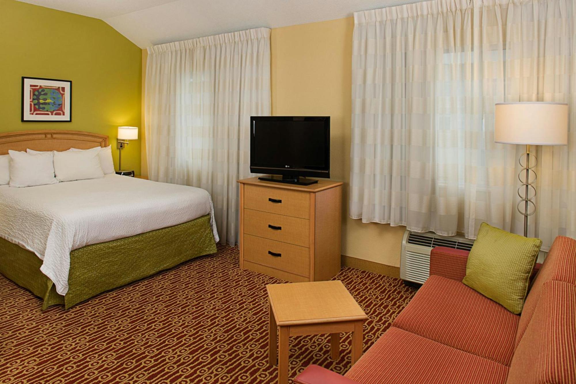 Towneplace Suites Wichita East Exterior photo